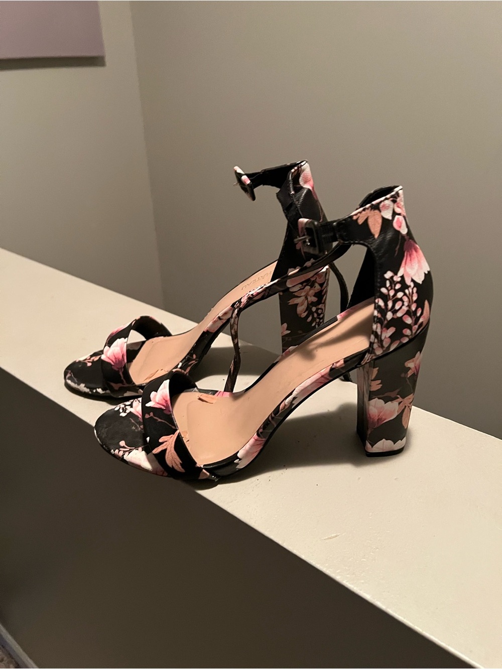 Le Château Black & Pink Floral Block Heel Sandals - Size 11
